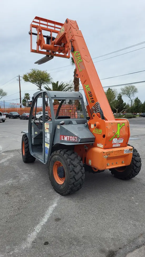 2017 XTREME XR5919 Forklift