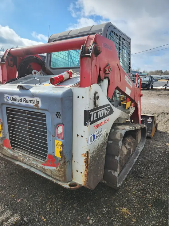 2018 Takeuchi TL10V2-CR Track Loader