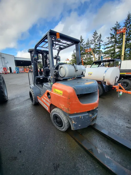 2017 Toyota 8FGU30 Warehouse Forklift
