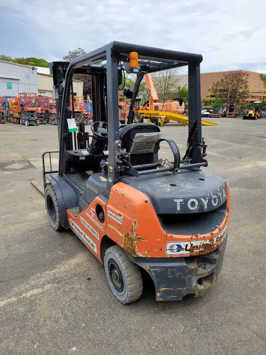 2017 Toyota 8FGU25 Warehouse Forklift