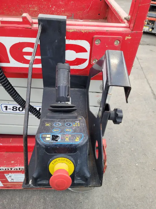 2017 MEC MICRO 19 Scissor Lift