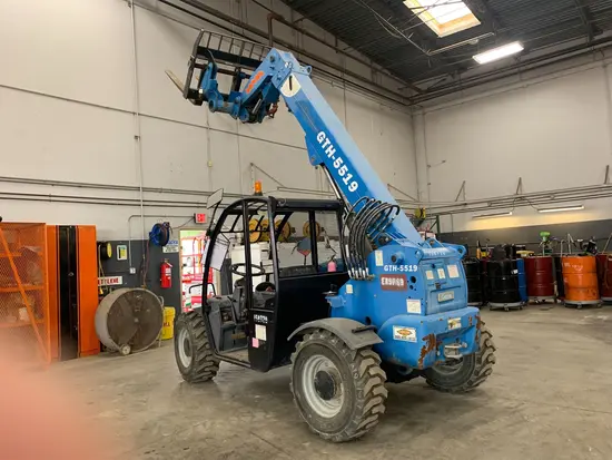 2015 Genie GTH-5519 Forklift