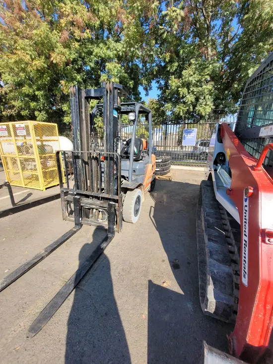 2017 Toyota 8FGU25 Warehouse Forklift