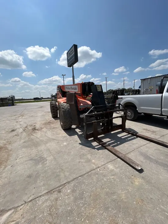 2017 SKYTRAK 10054 Forklift