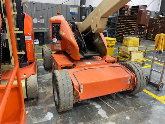 2014 JLG E450AJ Articulating Boom Lift