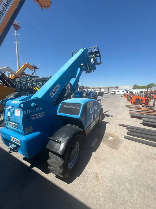 2015 Genie GTH-5519 Forklift