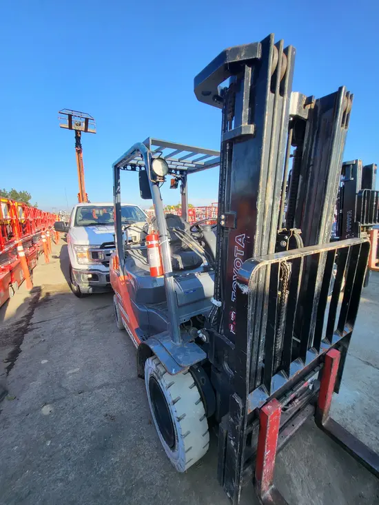 2018 Toyota 8FGU25 Warehouse Forklift