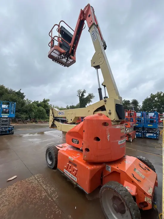 2011 JLG E400AJPN Articulating Boom Lift