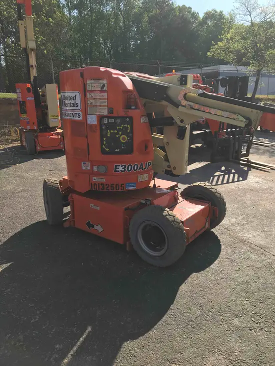 2013 JLG E300AJP Articulating Boom Lift