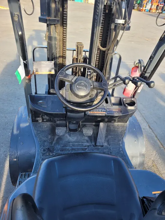 2018 Toyota 8FGU30 Warehouse Forklift
