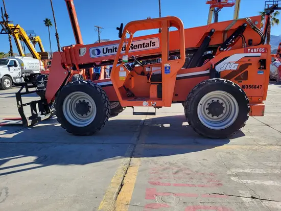2015 SKYTRAK 6042 Forklift