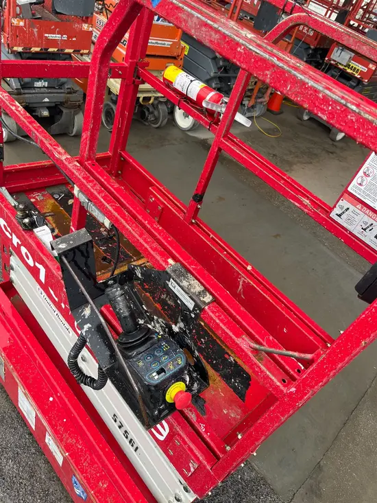 2018 MEC MICRO 19 Scissor Lift