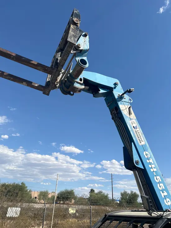 2015 Genie GTH-5519 Forklift