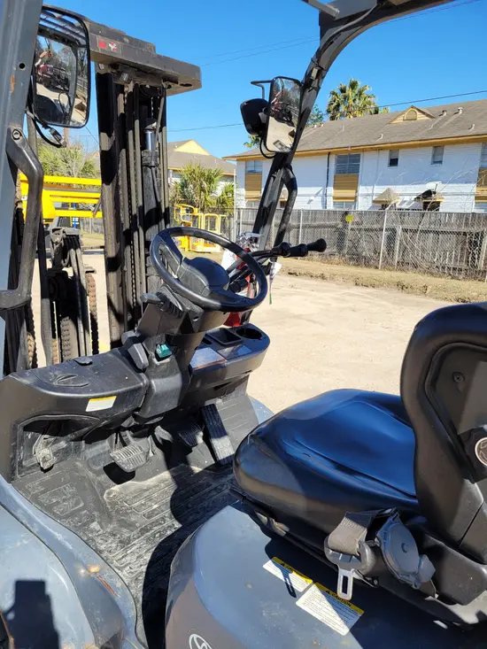 2017 Toyota 8FGU25 Warehouse Forklift