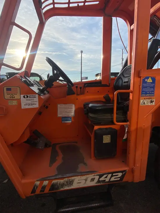 2016 SKYTRAK 6042 Forklift