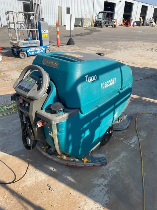 2019 Tennant T600-28 Scrubber