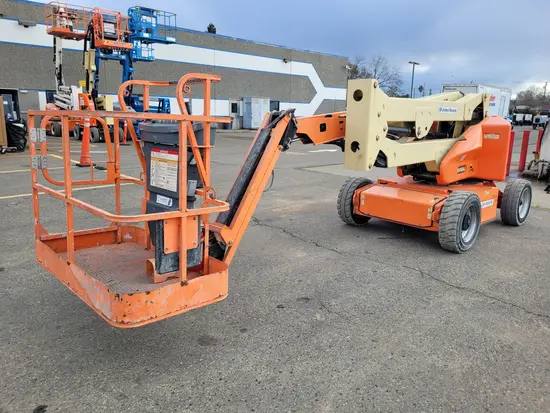 2015 JLG E450AJ Articulating Boom Lift