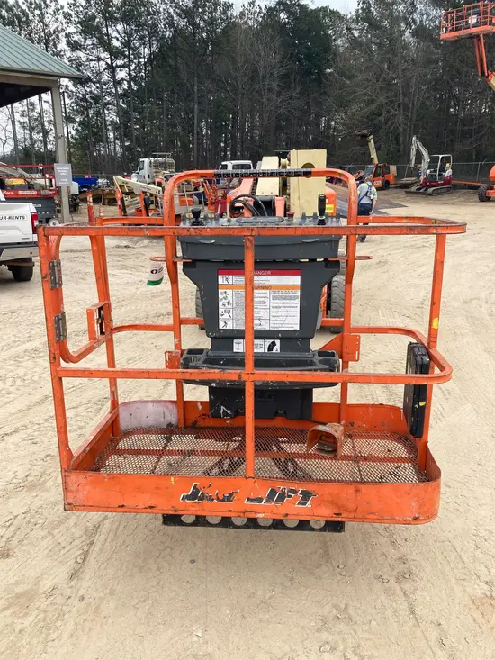 2015 JLG E450AJ Articulating Boom Lift