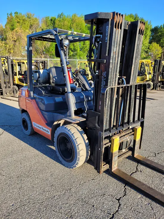2017 Toyota 8FGU30 Warehouse Forklift