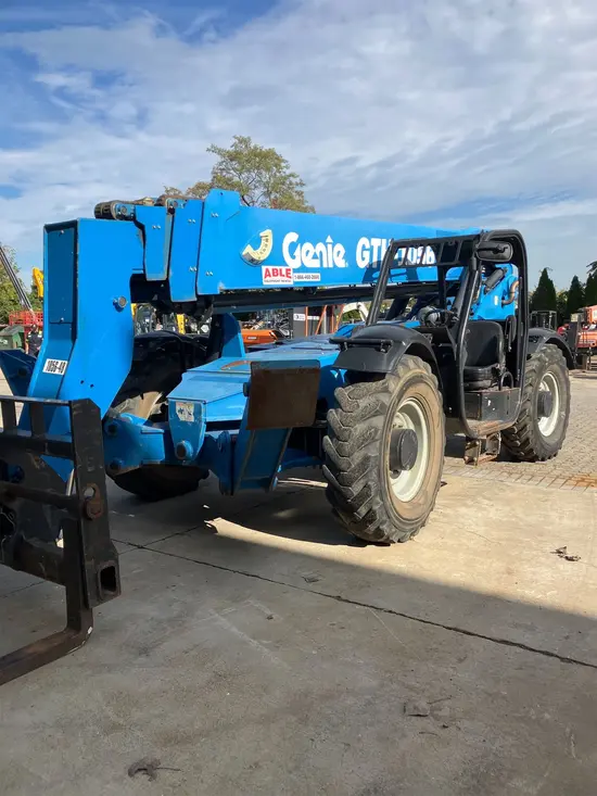 2015 Genie GTH-1056 Forklift