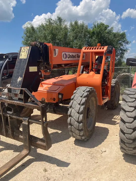2017 SKYTRAK 8042 Forklift