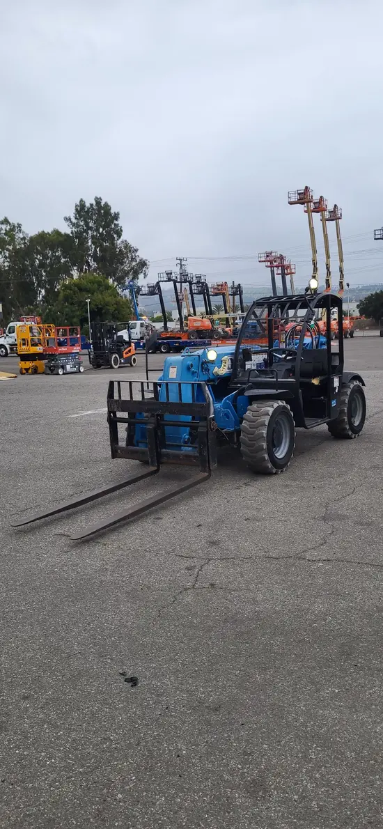 2017 Genie GTH-5519 Forklift