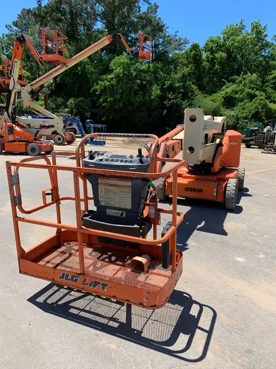 2013 JLG E450AJ Articulating Boom Lift