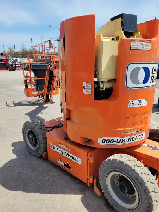 2015 JLG E300AJ Articulating Boom Lift