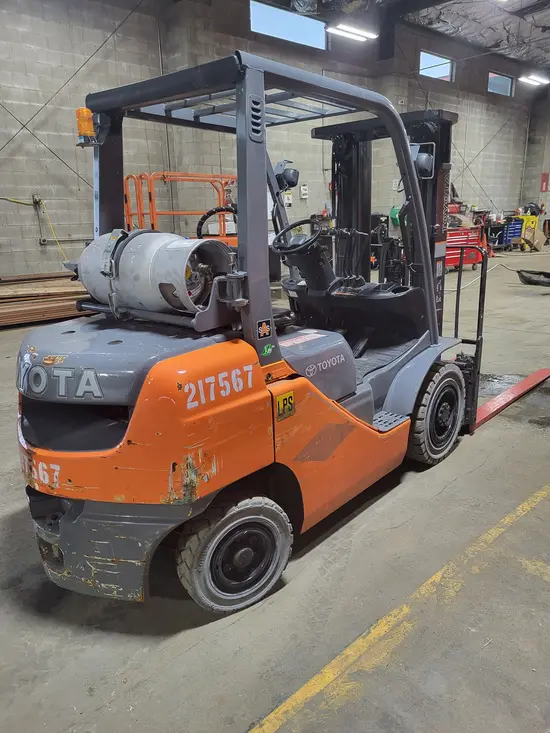 2018 Toyota 8FGU25 Warehouse Forklift