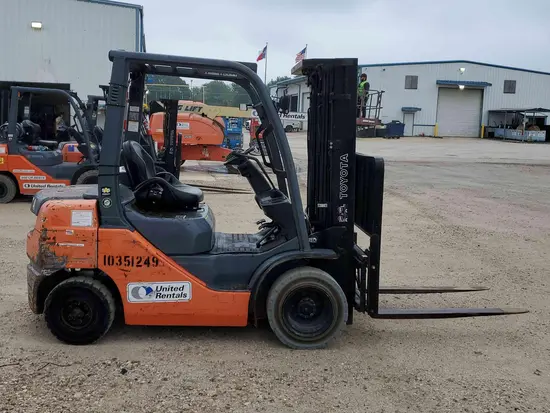 2015 Toyota 8FDU25 Warehouse Forklift