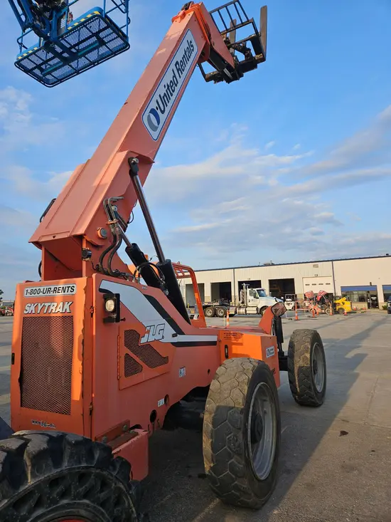 2014 SKYTRAK 8042 Forklift