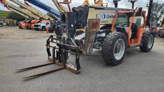 2015 JLG 1055 Forklift
