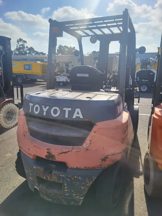 2015 Toyota 8FD35U Warehouse Forklift