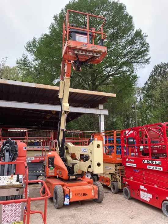 2013 JLG E400AJPN Articulating Boom Lift