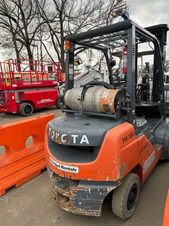 2018 Toyota 8FGU25 Warehouse Forklift