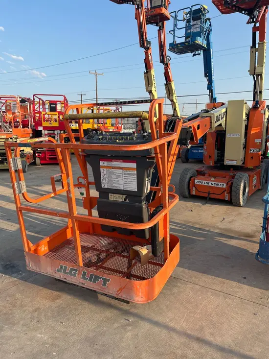 2016 JLG E300AJP Articulating Boom Lift