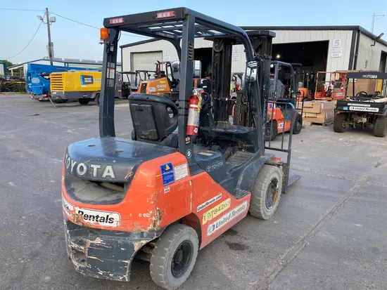 2018 Toyota 8FDU25 Warehouse Forklift