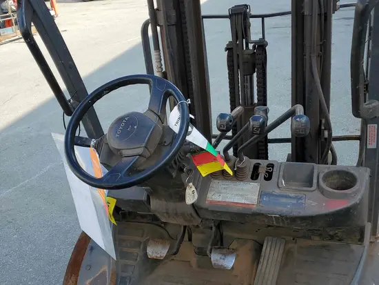 2017 Toyota 8FGU25 Warehouse Forklift