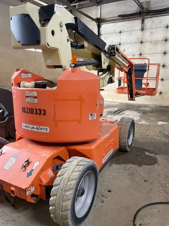 2013 JLG E450AJ Articulating Boom Lift