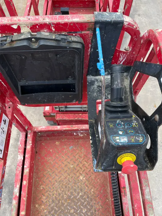 2018 MEC MICRO 19 Scissor Lift