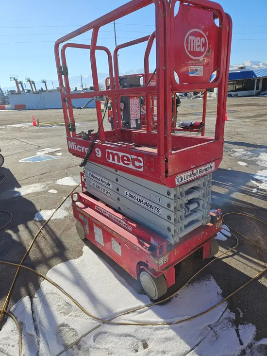 2018 MEC MICRO 19 Scissor Lift