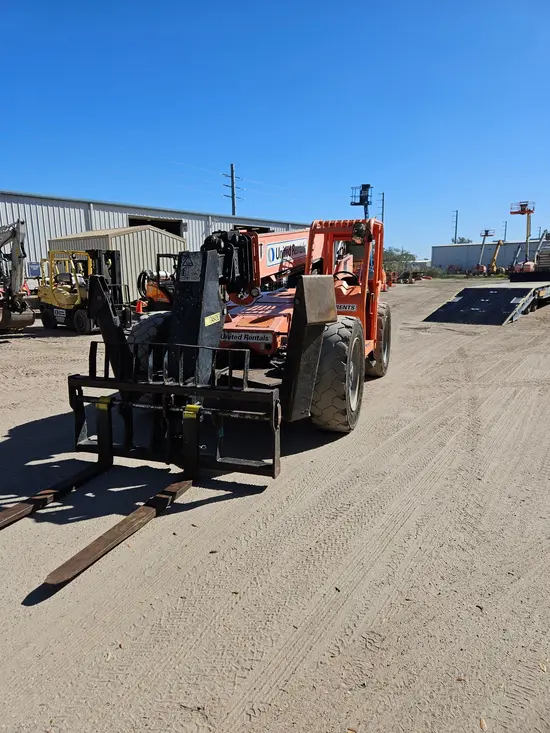2016 SKYTRAK 10054 Forklift
