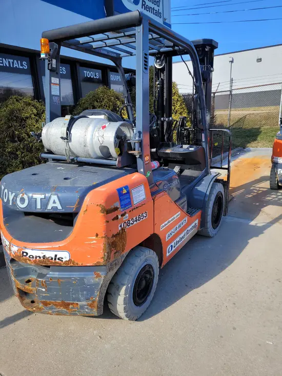 2018 Toyota 8FGU30 Warehouse Forklift