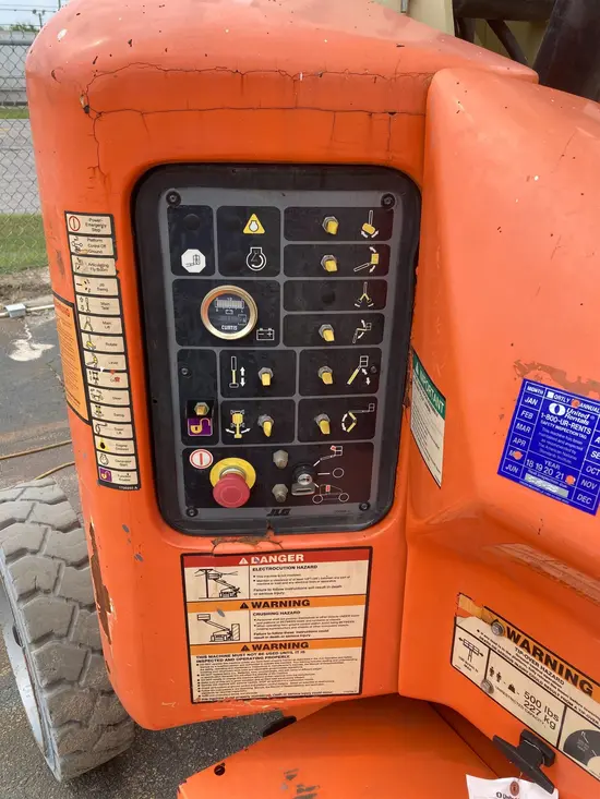 2014 JLG E450AJ Articulating Boom Lift
