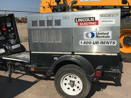 2017 Lincoln Electric VANTAGE 520 Welder