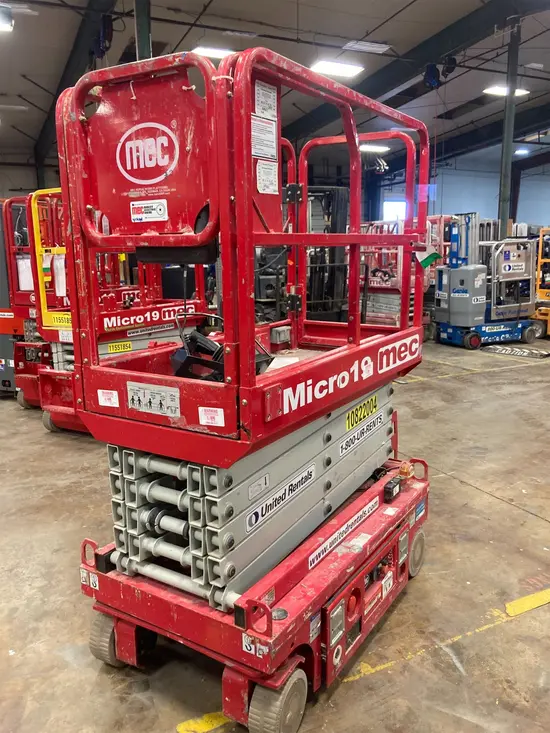2018 MEC MICRO 19 Scissor Lift