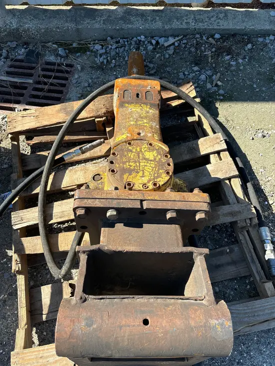 2016 Atlas Copco SB 452 Attachment