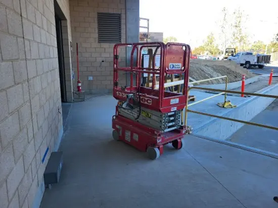 2018 MEC 1330SE Scissor Lift