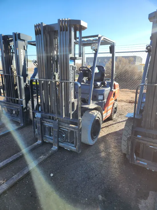 2018 Toyota 8FGU30 Warehouse Forklift