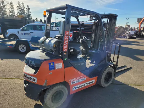 2019 Toyota 8FGU25 Warehouse Forklift